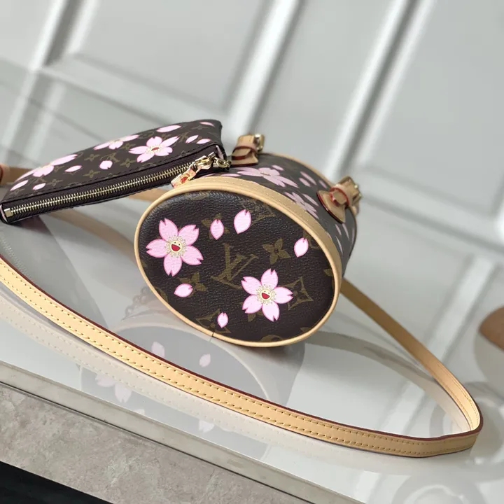 スーパーコピー ルイヴィトン キーホルダー