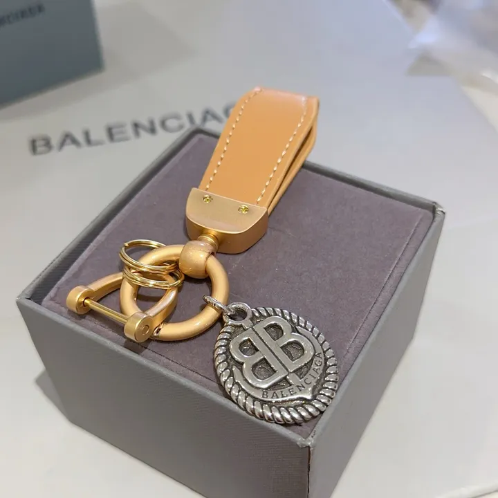 スーパーコピー バレンシアガ キーホルダー