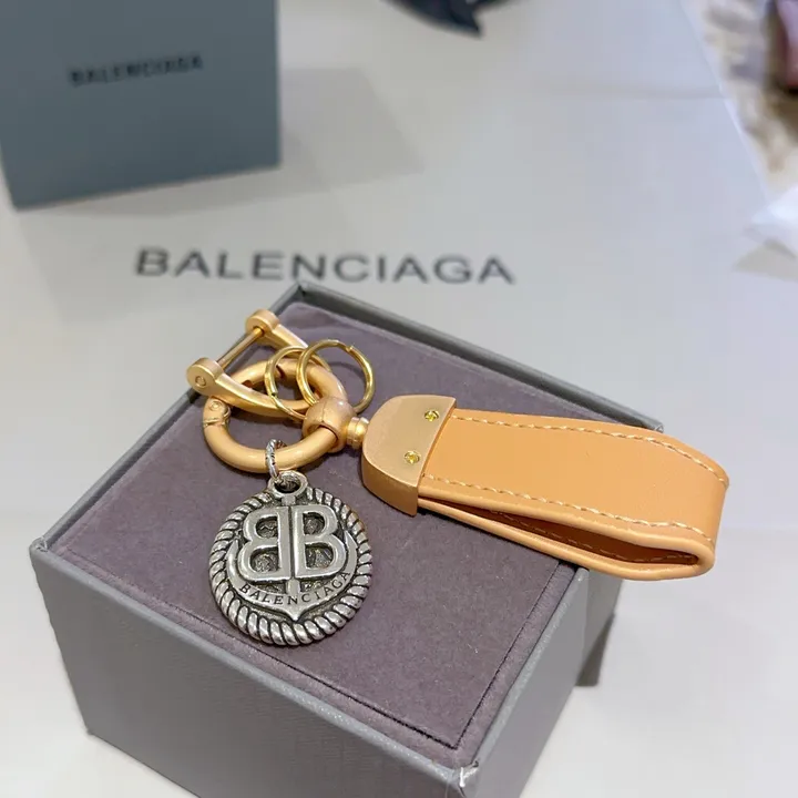 スーパーコピー バレンシアガ キーホルダー