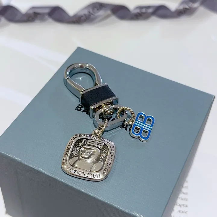 スーパーコピー バレンシアガ キーホルダー