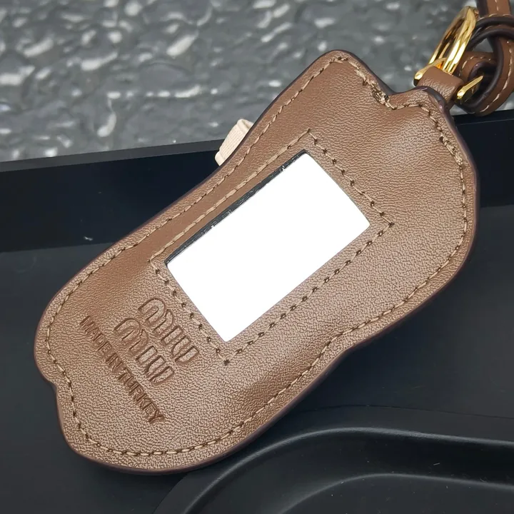 スーパーコピー ミュウミュウ キーホルダー