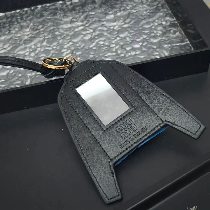 スーパーコピー ミュウミュウ キーホルダー