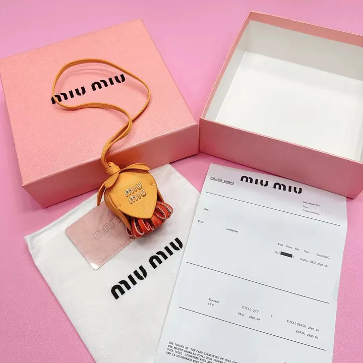 スーパーコピー ミュウミュウ キーホルダー