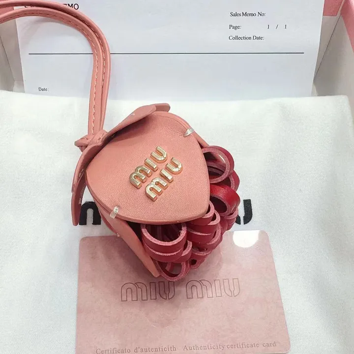 スーパーコピー ミュウミュウ キーホルダー