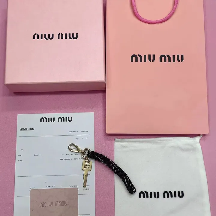 スーパーコピー ミュウミュウ キーホルダー