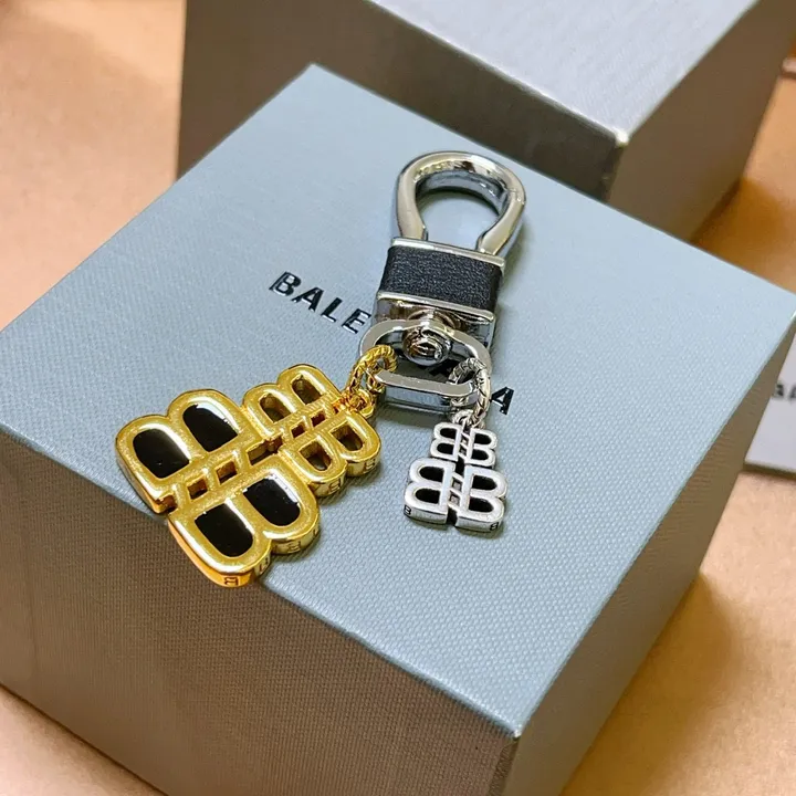 スーパーコピー バレンシアガ キーホルダー