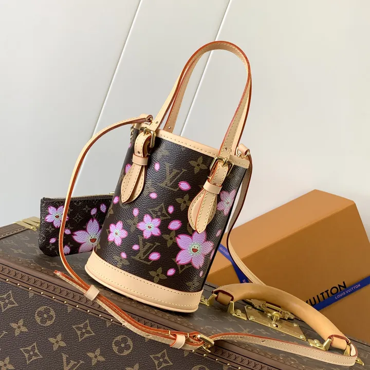 スーパーコピー ルイヴィトン キーホルダー