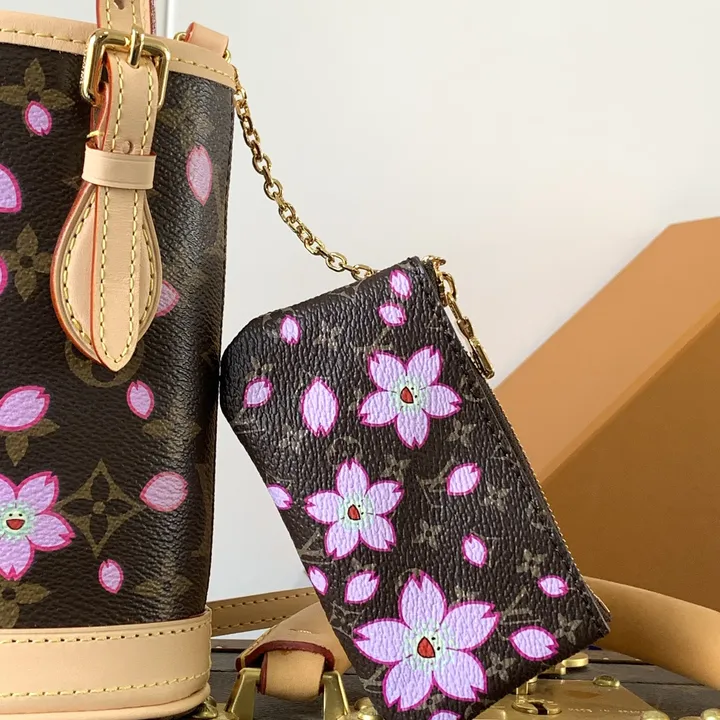 スーパーコピー ルイヴィトン キーホルダー