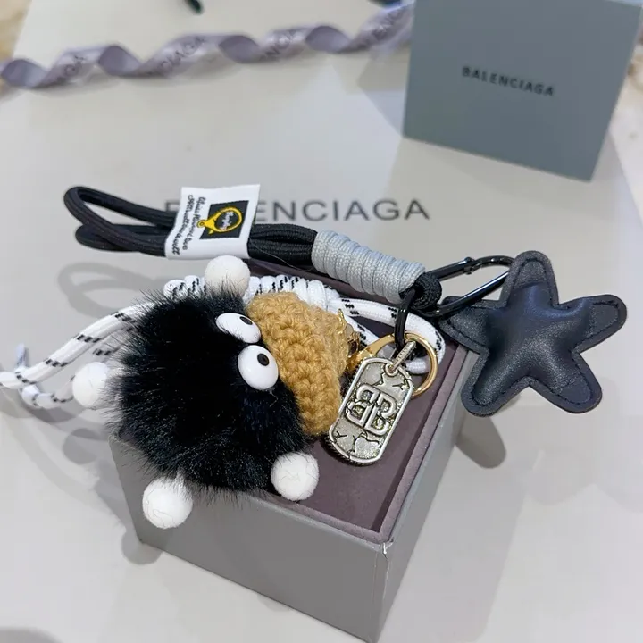 スーパーコピー バレンシアガ キーホルダー
