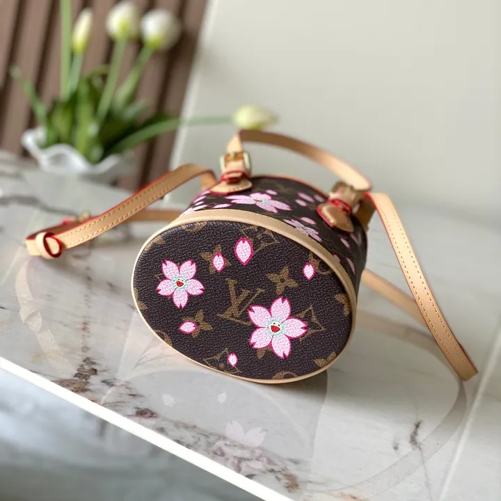 スーパーコピー ルイヴィトン キーホルダー