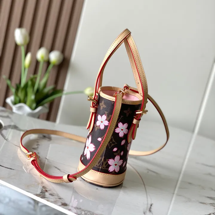 スーパーコピー ルイヴィトン キーホルダー