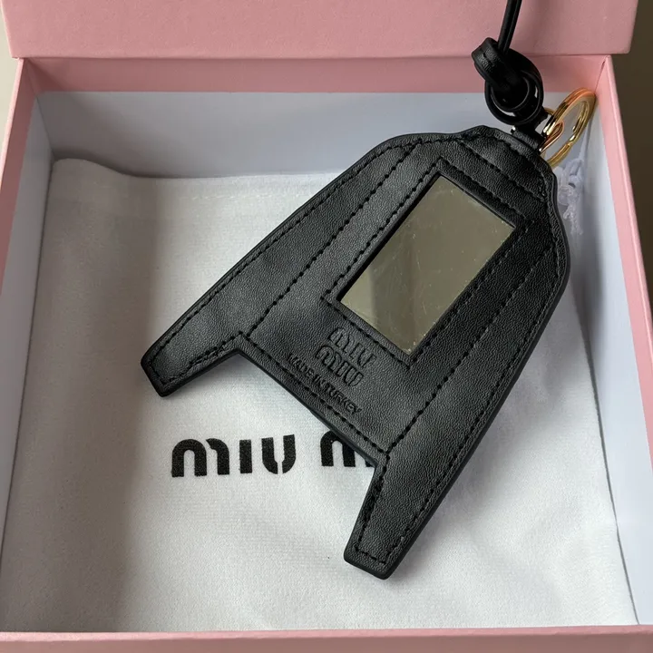 スーパーコピー ミュウミュウ キーホルダー