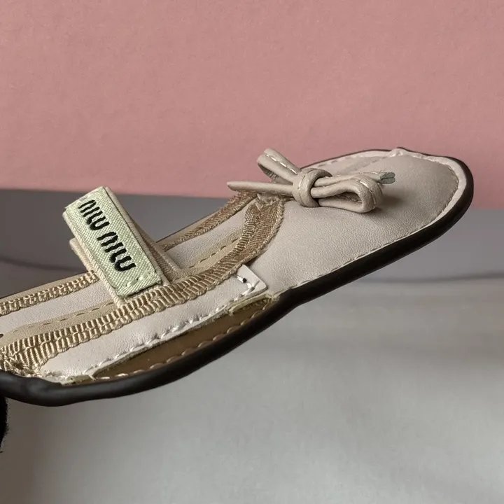 スーパーコピー ミュウミュウ キーホルダー