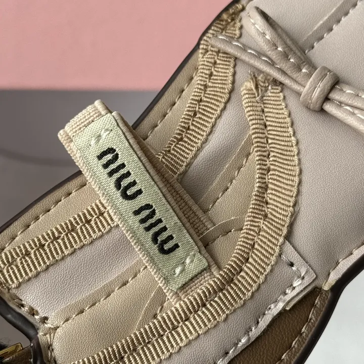 スーパーコピー ミュウミュウ キーホルダー