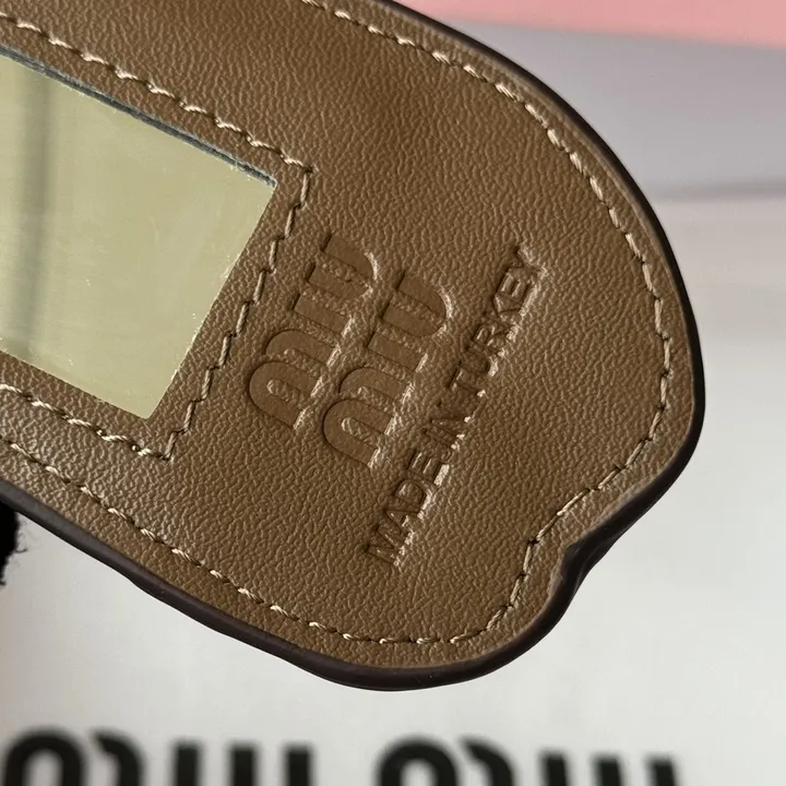 スーパーコピー ミュウミュウ キーホルダー