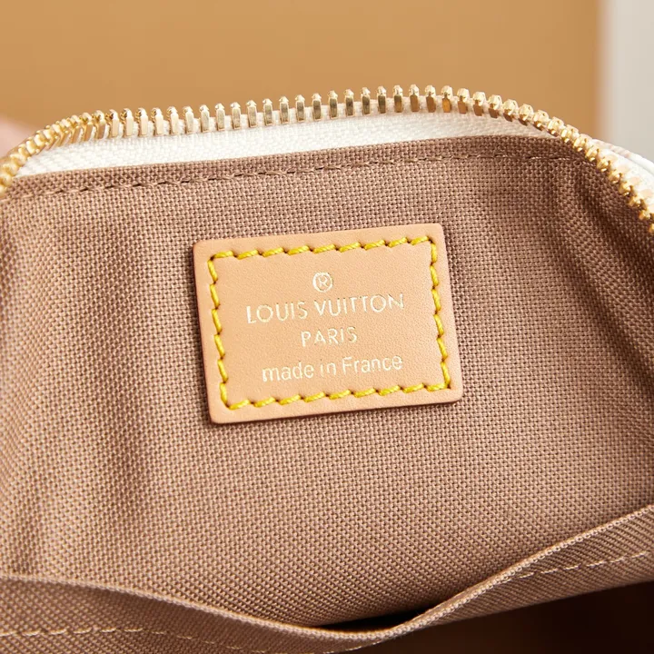 スーパーコピー ルイヴィトン キーホルダー