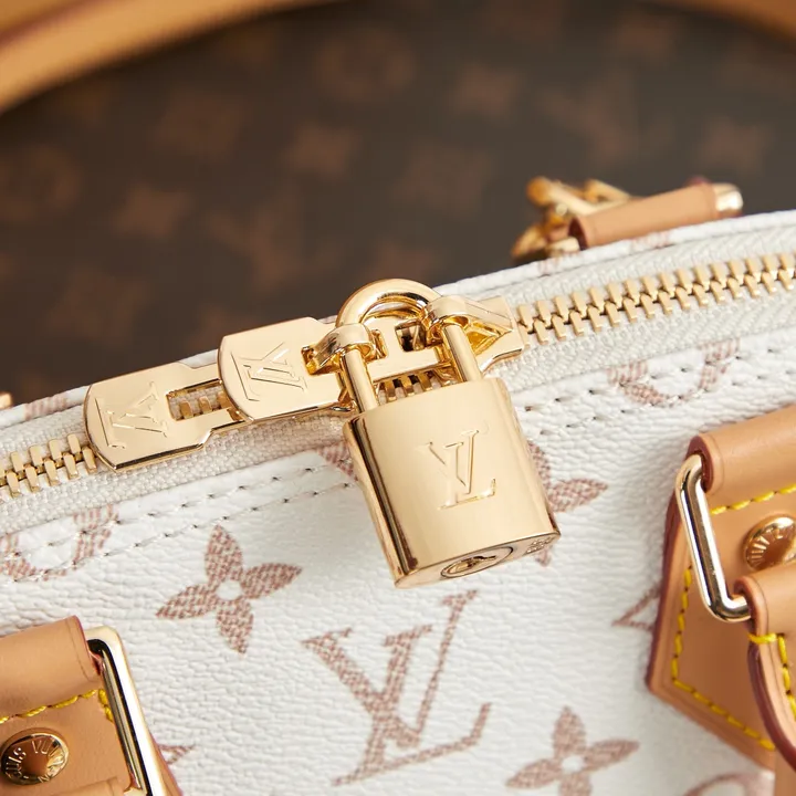 スーパーコピー ルイヴィトン キーホルダー