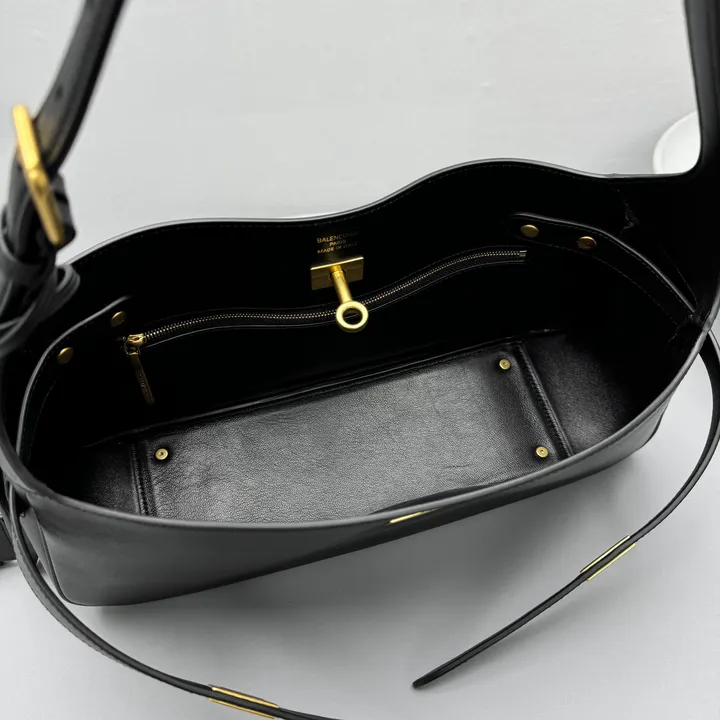 スーパーコピー バレンシアガ キーホルダー