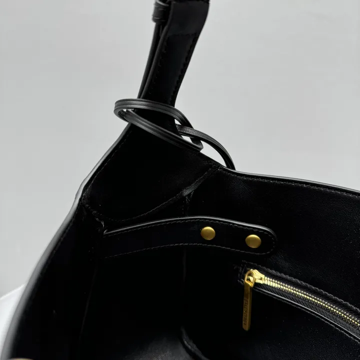 スーパーコピー バレンシアガ キーホルダー