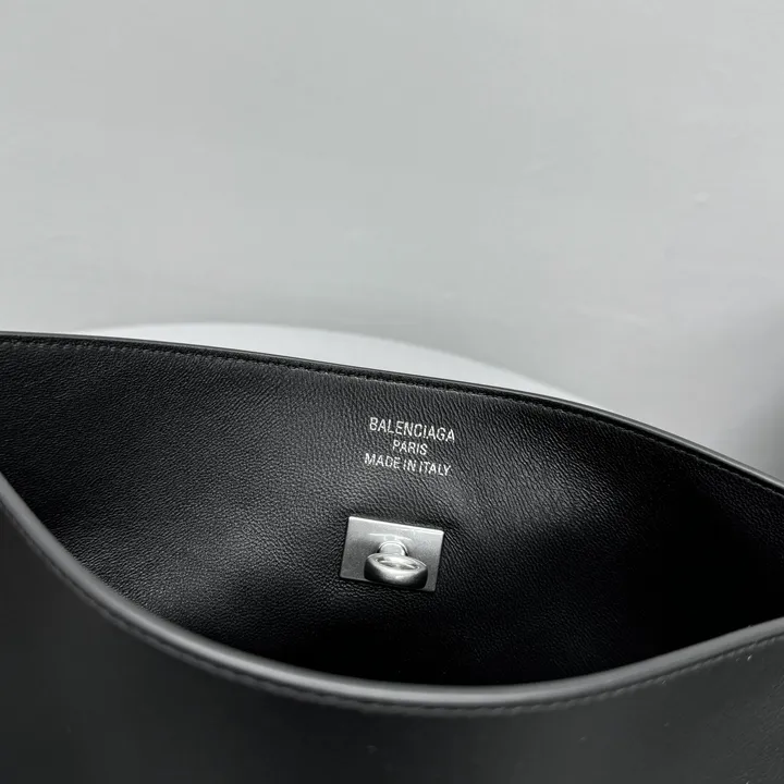 スーパーコピー バレンシアガ キーホルダー