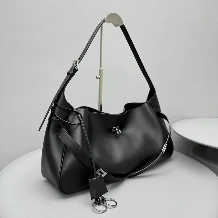 スーパーコピー バレンシアガ キーホルダー