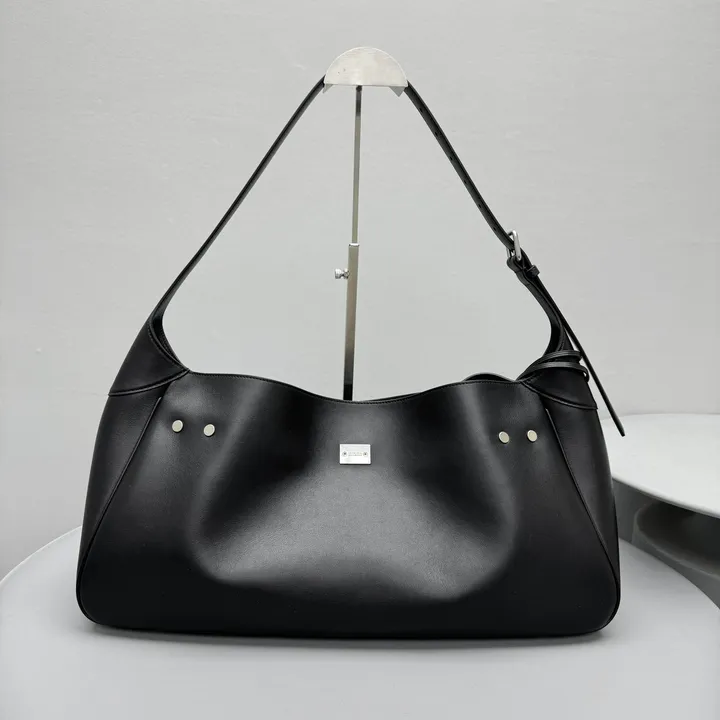 スーパーコピー バレンシアガ キーホルダー