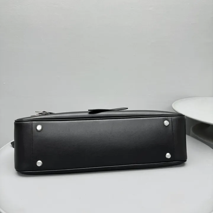 スーパーコピー バレンシアガ キーホルダー