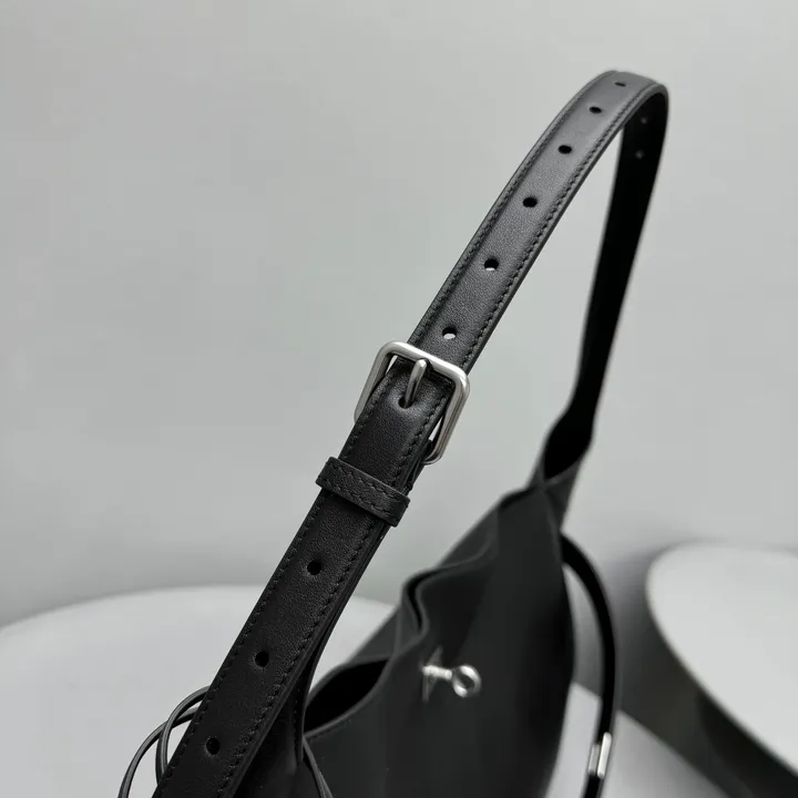 スーパーコピー バレンシアガ キーホルダー