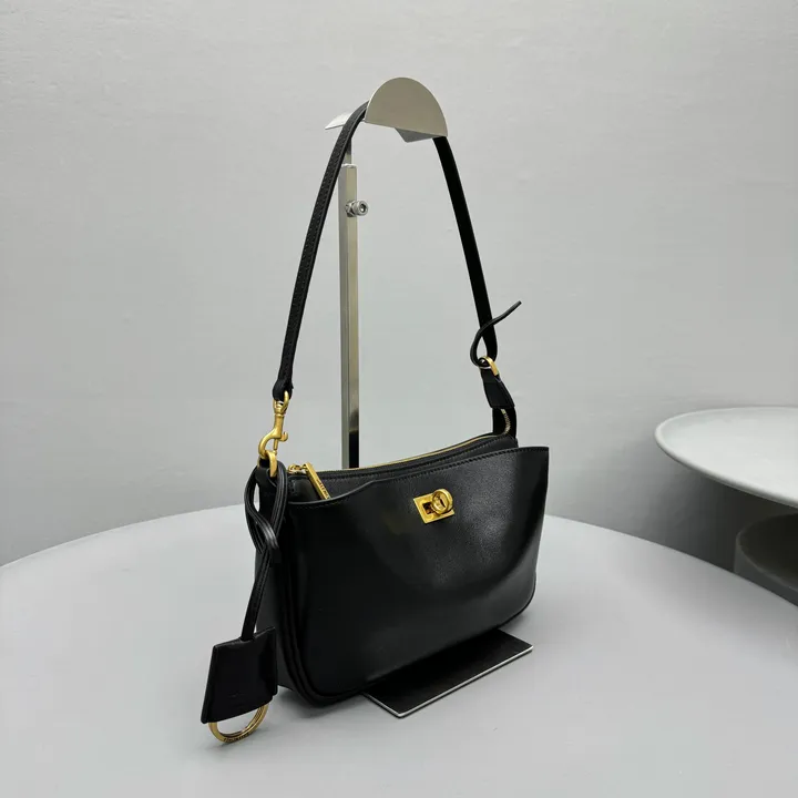 スーパーコピー バレンシアガ キーホルダー