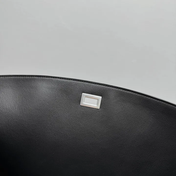 スーパーコピー バレンシアガ キーホルダー