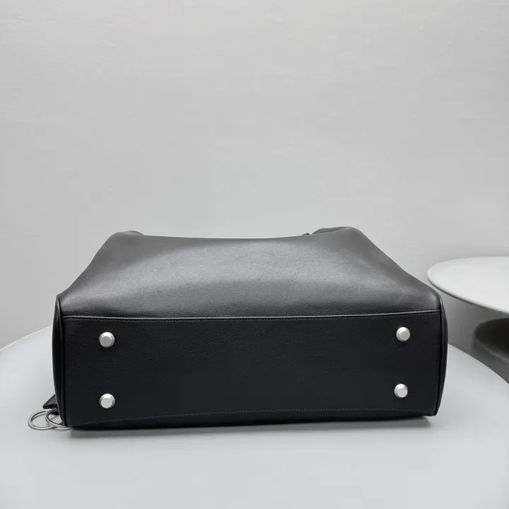 スーパーコピー バレンシアガ キーホルダー