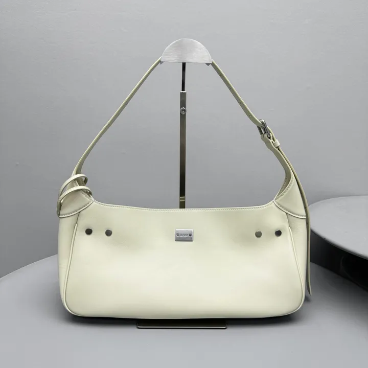 スーパーコピー バレンシアガ キーホルダー