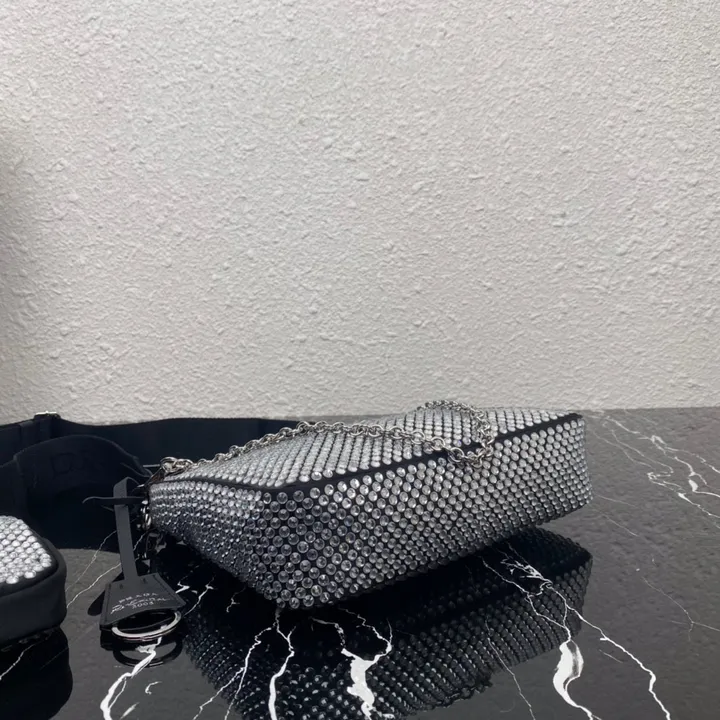 スーパーコピー プラダ キーホルダー