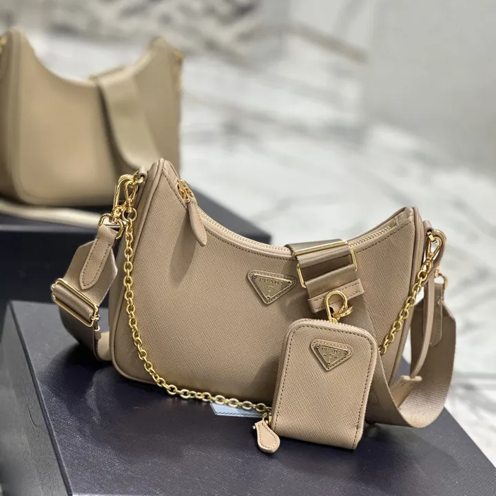 スーパーコピー バレンシアガ キーホルダー