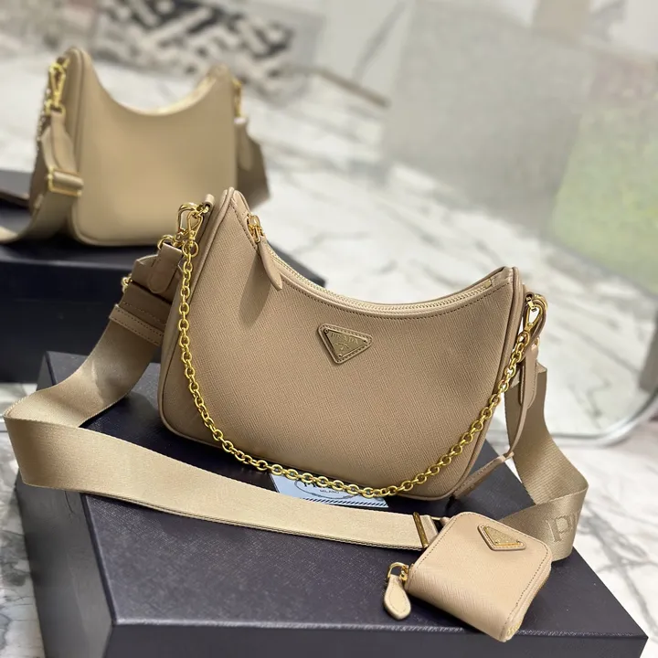 スーパーコピー バレンシアガ キーホルダー