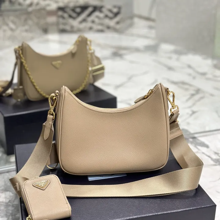 スーパーコピー バレンシアガ キーホルダー