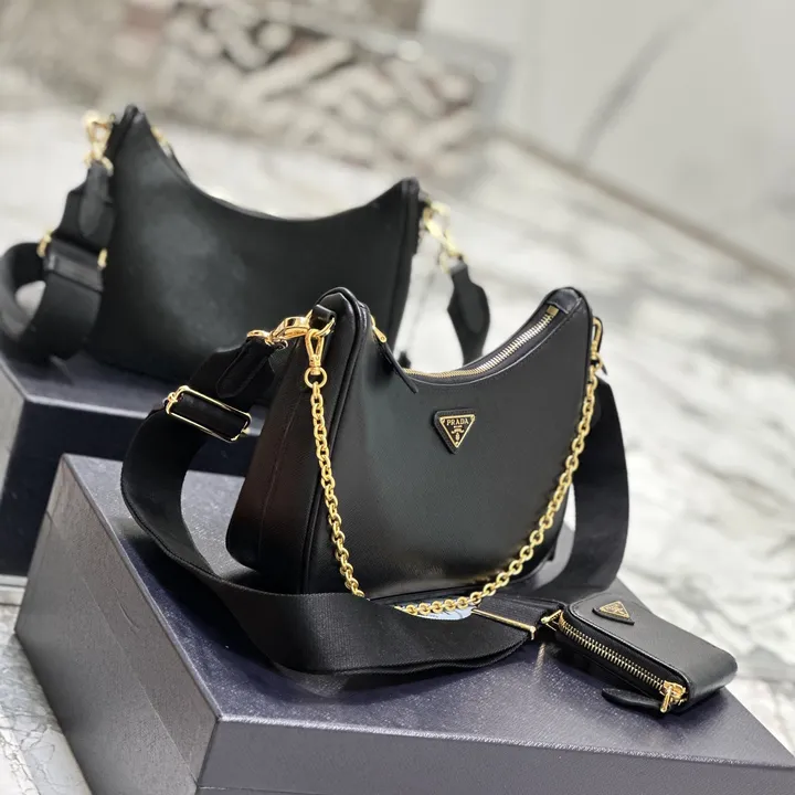 スーパーコピー バレンシアガ キーホルダー