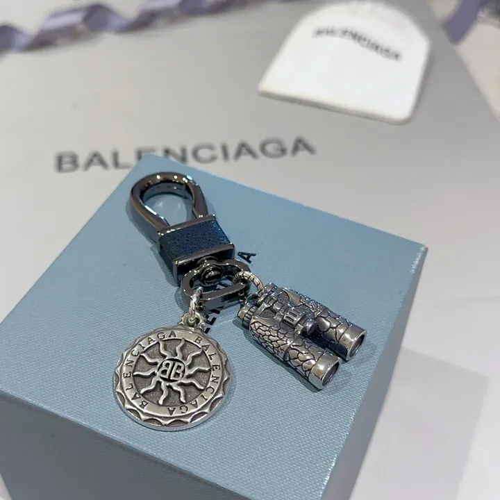 スーパーコピー バレンシアガ キーホルダー