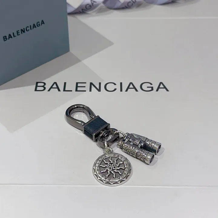 スーパーコピー バレンシアガ キーホルダー