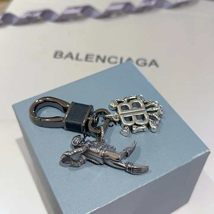 スーパーコピー バレンシアガ キーホルダー