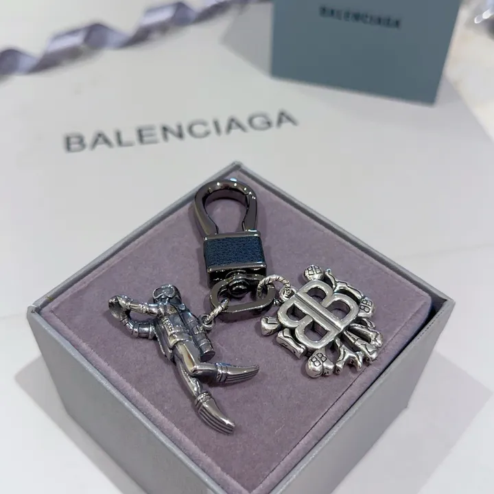 スーパーコピー バレンシアガ キーホルダー