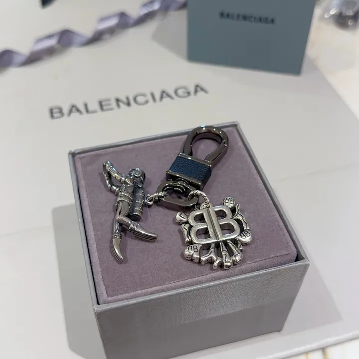 スーパーコピー バレンシアガ キーホルダー