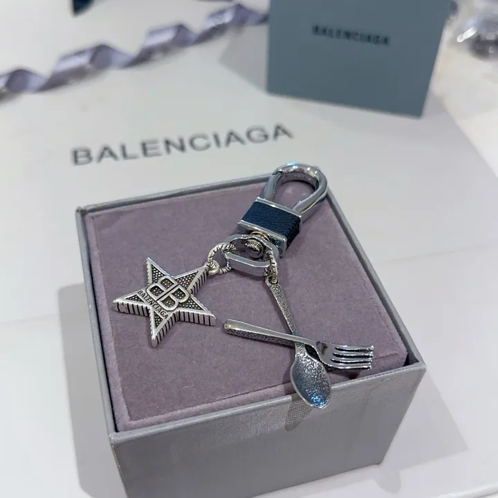 スーパーコピー バレンシアガ キーホルダー