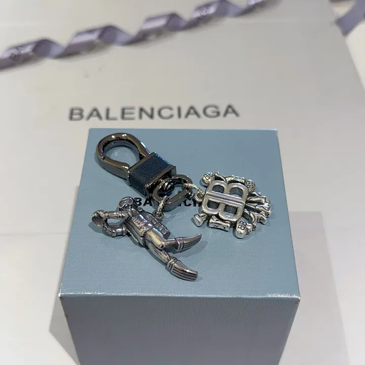 スーパーコピー バレンシアガ キーホルダー