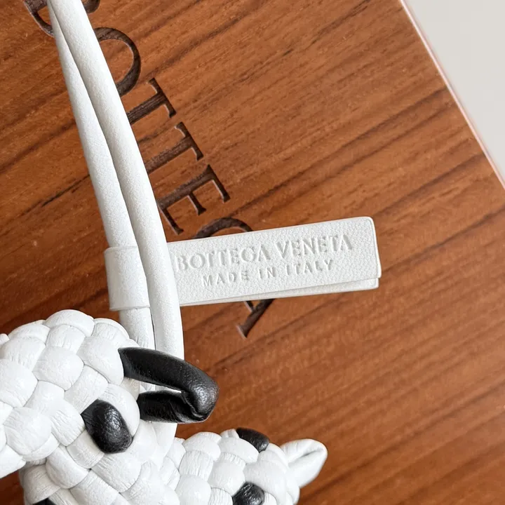 スーパーコピー ボッテガ ヴェネタ キーホルダー