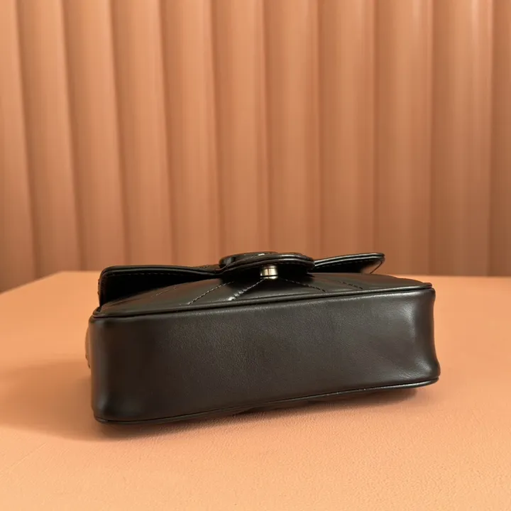 スーパーコピー ルイヴィトン キーホルダー