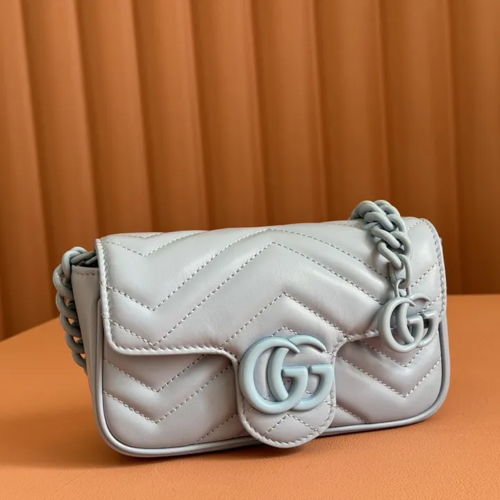 スーパーコピー ルイヴィトン キーホルダー