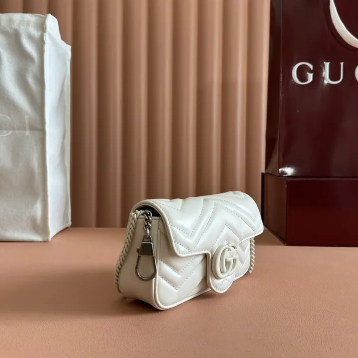 スーパーコピー ルイヴィトン キーホルダー