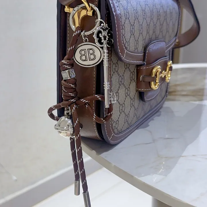 スーパーコピー バレンシアガ キーホルダー