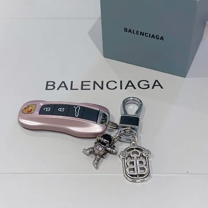 スーパーコピー バレンシアガ キーホルダー